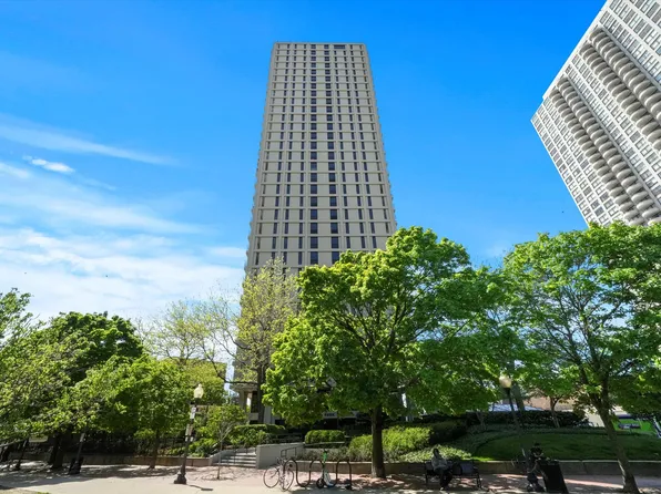 1960 N Lincoln Park W APT 404, Chicago, IL 60614