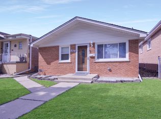 7704 Meade Ave, Burbank, IL