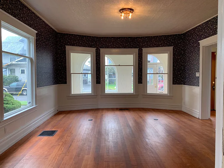 504 N K St — Photo 8