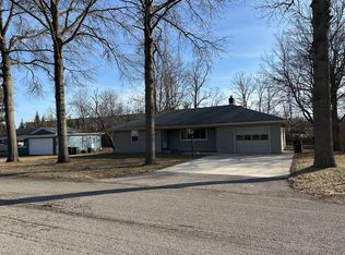 2017 Graham Dr, Fort Wayne, IN 46818