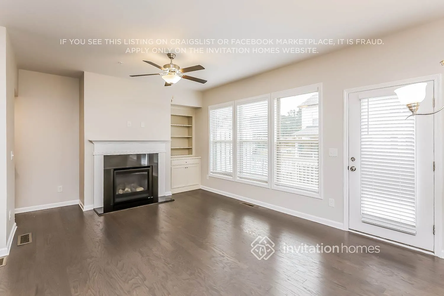 402 Montclair Ct Woodstock, GA 30188 — Photo 2