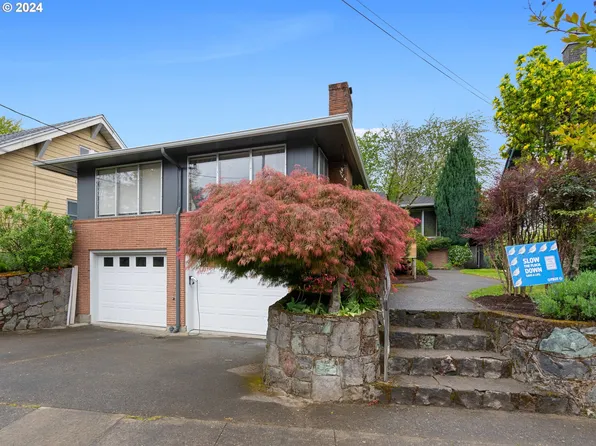 3748 SE 10th Ave, Portland, OR 97202