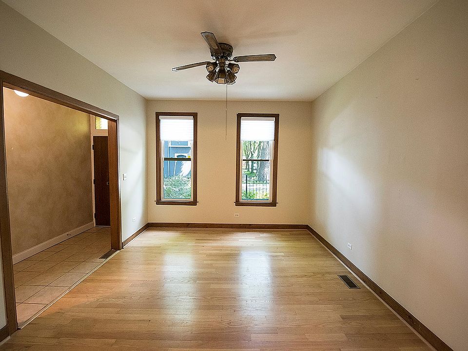 1st image of 1233 W Wrightwood Ave #1