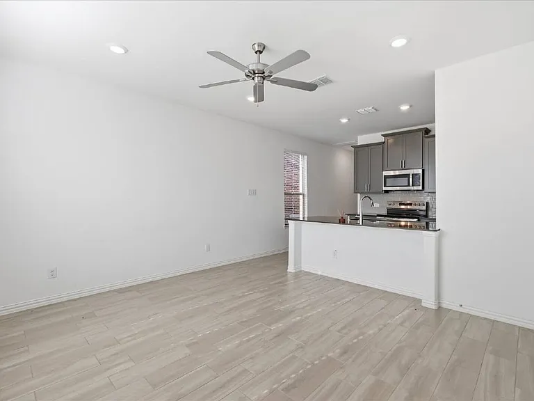8316 Catalpa Ln — Photo 9