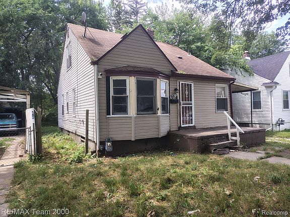 3rd image of 18475 Winthrop St