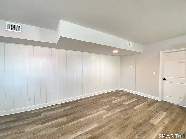 1 Mott Ave #6 — Photo 3