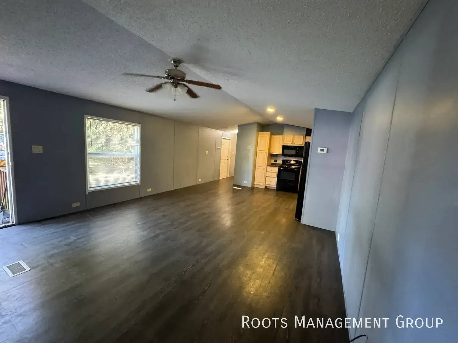 1325 N Franklin St — Photo 3