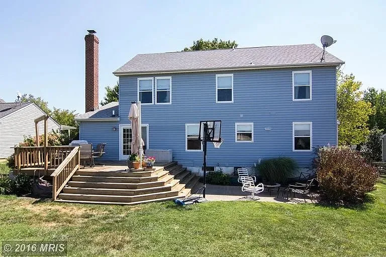 4 bed, 2.5 bath, 1820 sqft, $3,500 — Photo 3