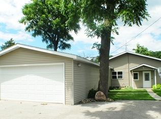 20973 263rd St, Manchester, IA 52057