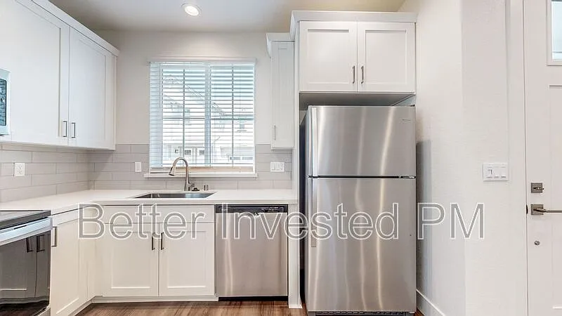 2 bed, 1.0 bath, 650 sqft, $2,450 — Photo 4
