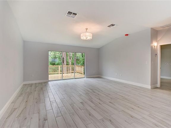 2nd image of 879 Saxon Blvd