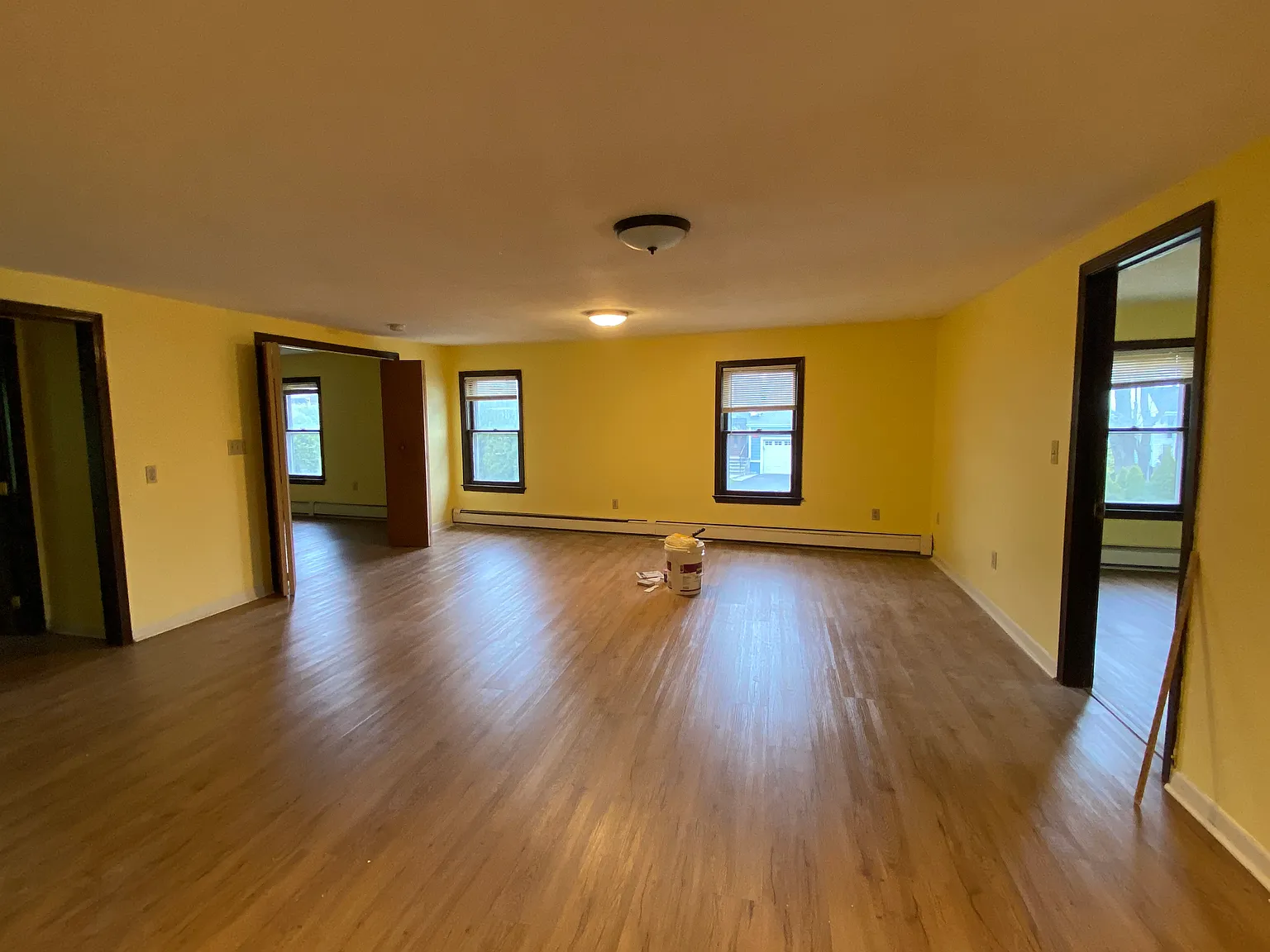 3 bed, 1300 sqft, $3,200 — Photo 2