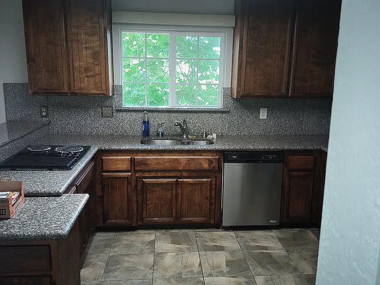 523 Encina Dr — Photo 9