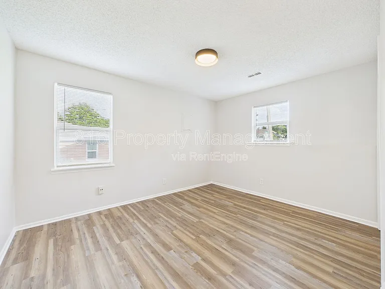 3104 Orville Ave #B — Photo 15