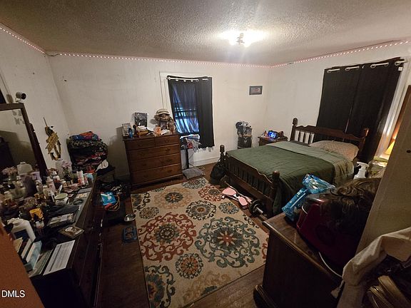 3rd image of 2856 Maple Ave