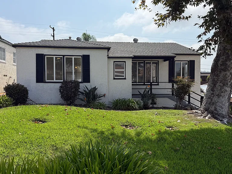 4343 Elma Ln — Photo 2