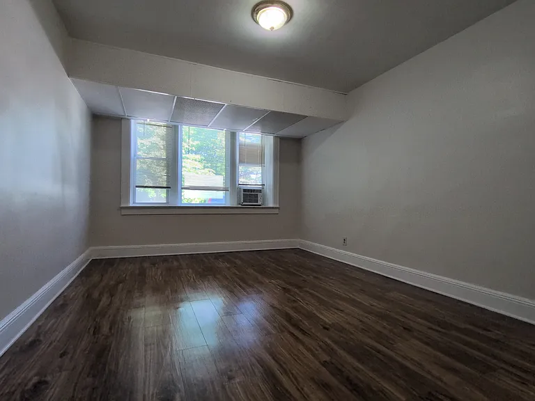 218 Broad Ave #BB — Photo 3