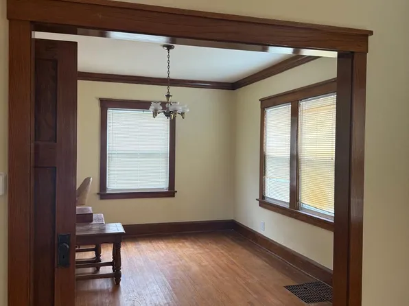 1618 9th St, Rockford, IL 61104