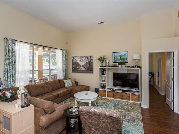 3rd image of 3176 E Floral Way