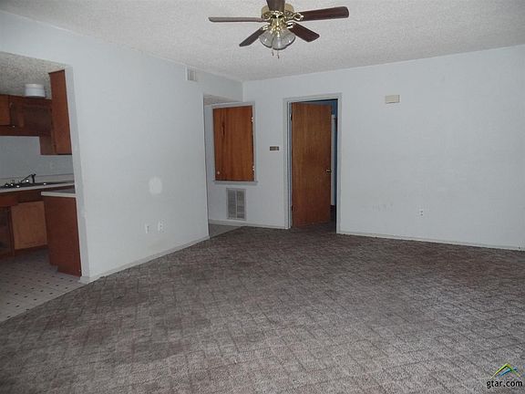 4th image of 1108 Andrews St
