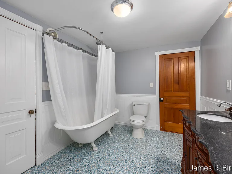 529 Avery St — Photo 14