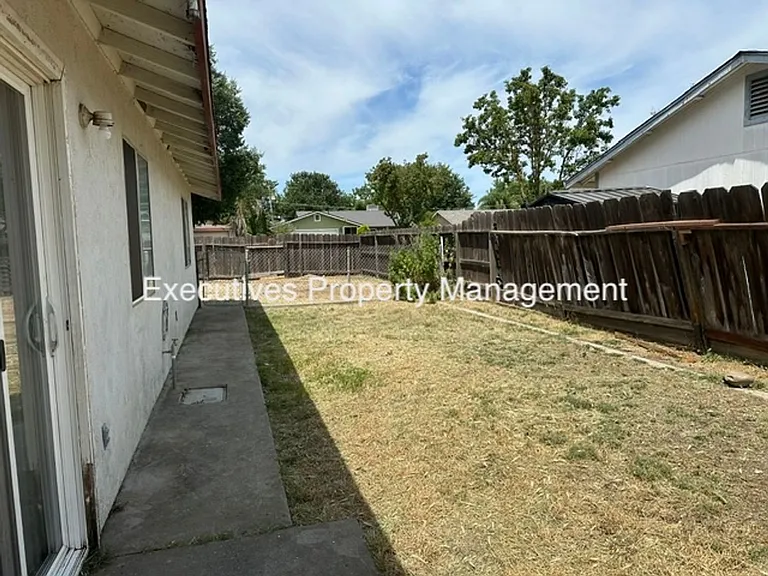 1859 Heritage Dr — Photo 9