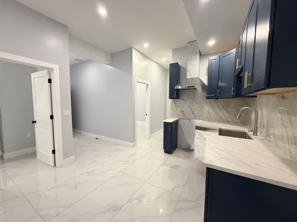 (undisclosed Address), East Meadow, NY 11554