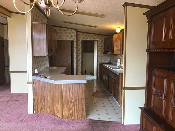 3rd image of 3646 Lakeshore Dr