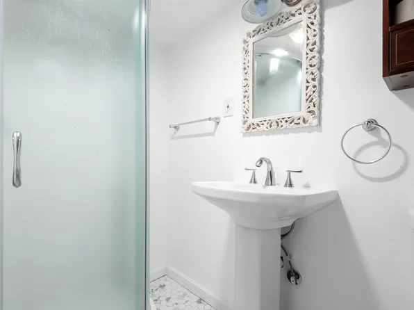 106 Reservoir Avenue image 25 of 27