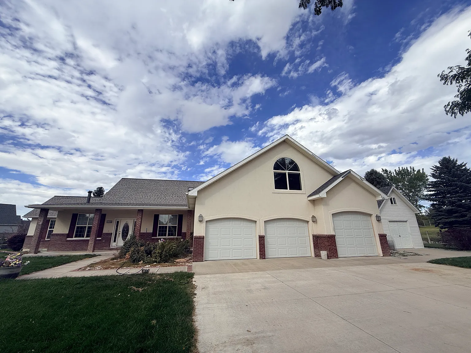 4 bed, 2847 sqft, $3,750 — Photo 1