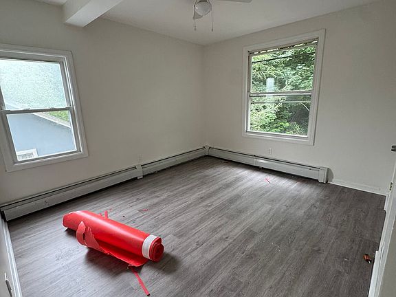 3rd image of 22 Lincoln Ter Floor 3