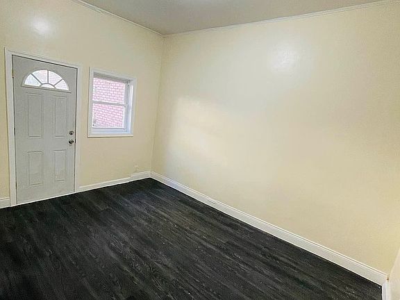4th image of 48-19 39th St Floor 1
