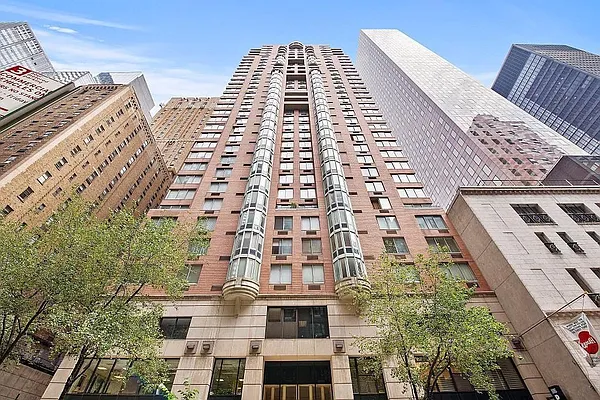 Rented by Brown Harris Stevens | media 20