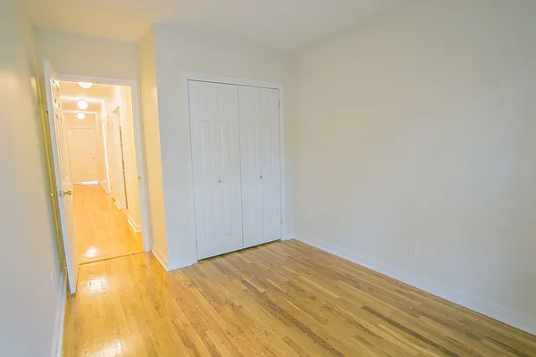 Rented by Vespa Properties Group | media 30