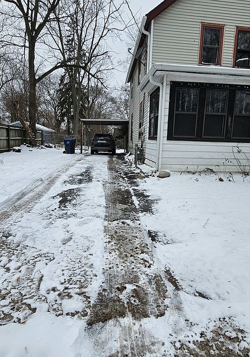 2nd image of 520 N County St