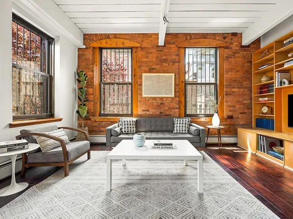240 8th St APT 2S, Brooklyn, NY 11215
