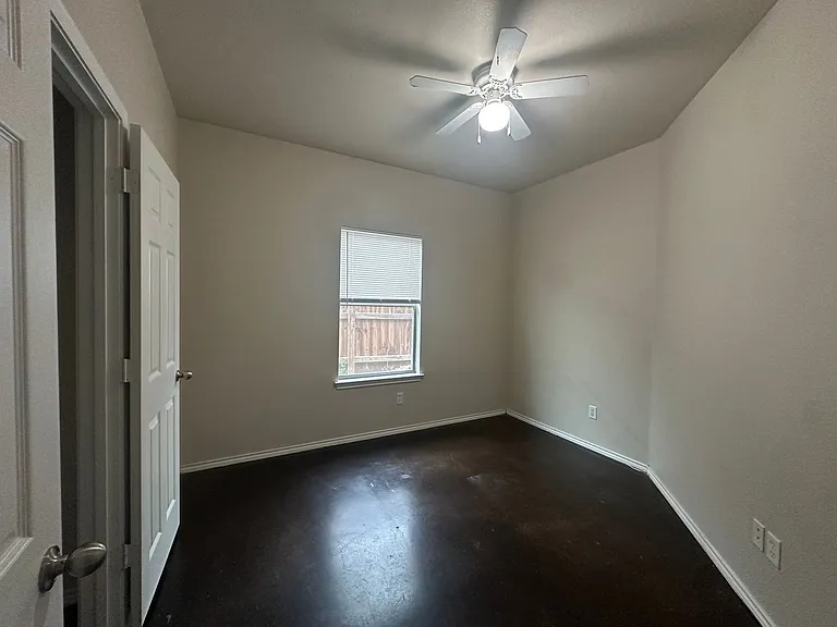 5731 Golf Hts #1 — Photo 14