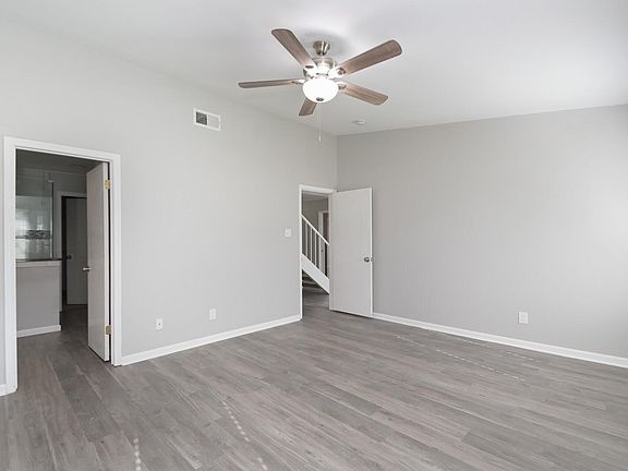 4th image of 13418 Pebble Cir