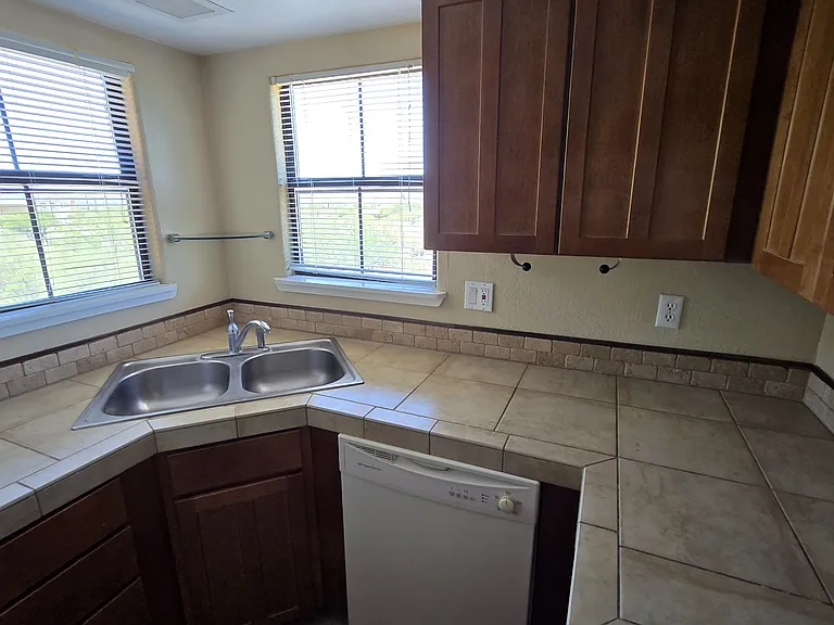 6651 N Campbell Ave #248 — Photo 6