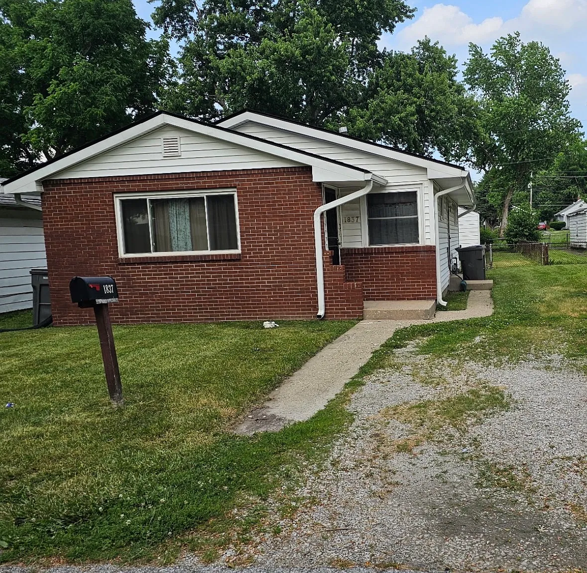 3 bed, 1068 sqft, $1,200 — Photo 1