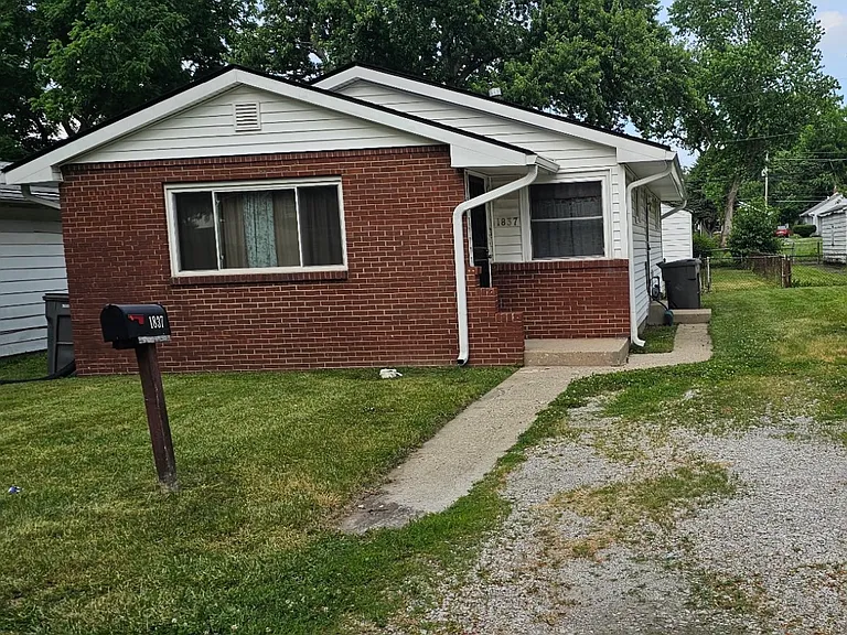 1837 Fullenwider Ave — Photo 1