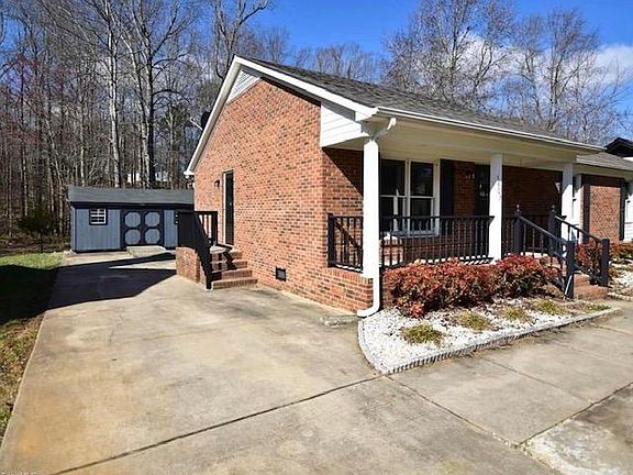2nd image of 4903 Shady Pine Dr