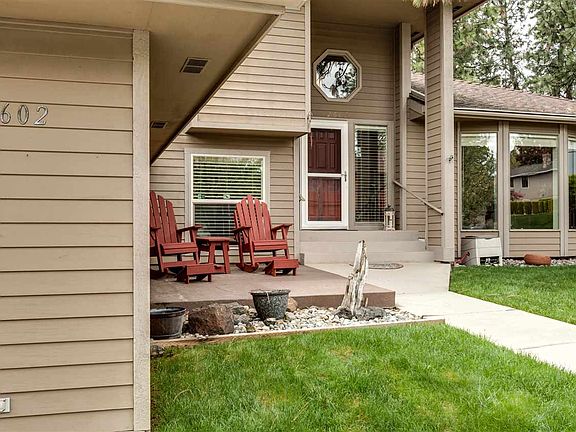 3rd image of 2602 S Hargreaves Ct