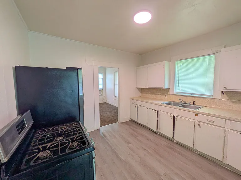 1491 Brockman St — Photo 5