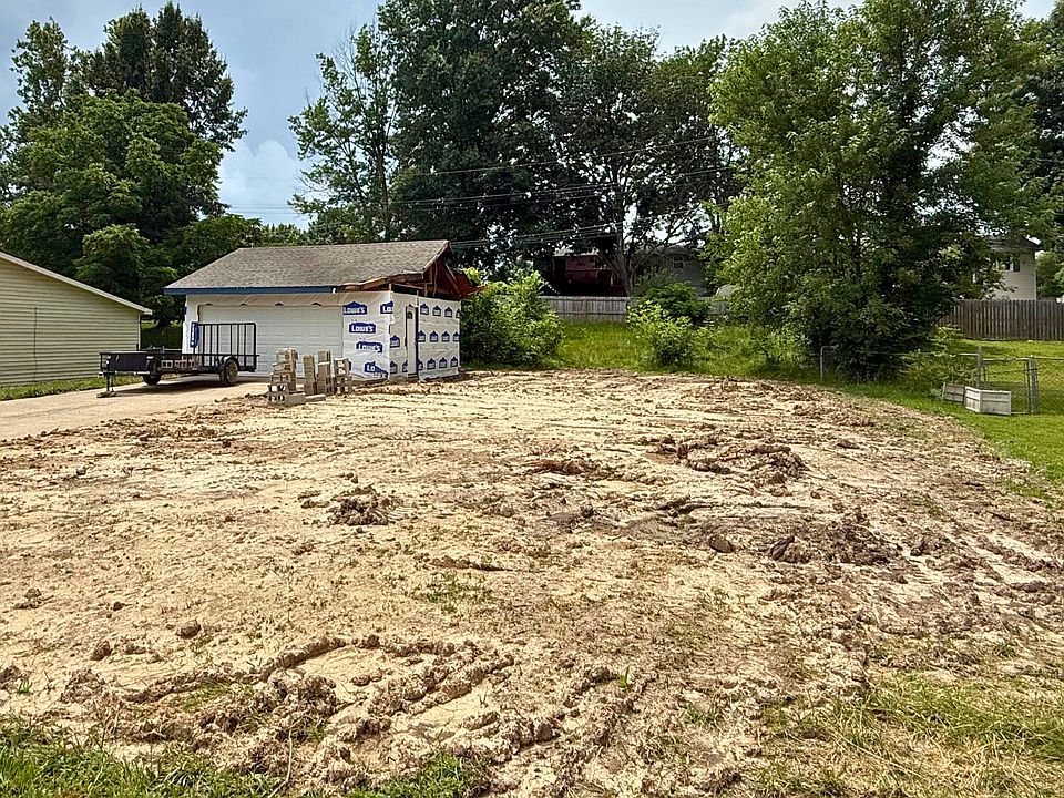 2nd image of 3501 Sierra Madre
