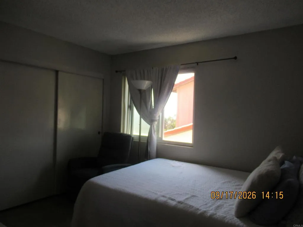 4 bed, 2.5 bath, 2262 sqft, $4,400 — Photo 4