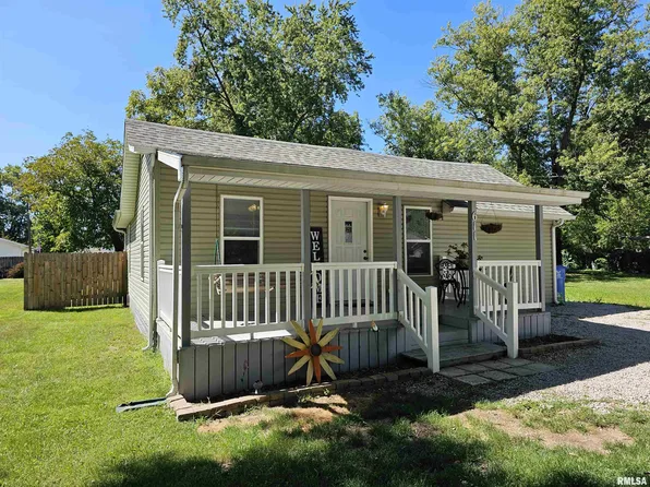 611 N Main St, Athens, IL 62613