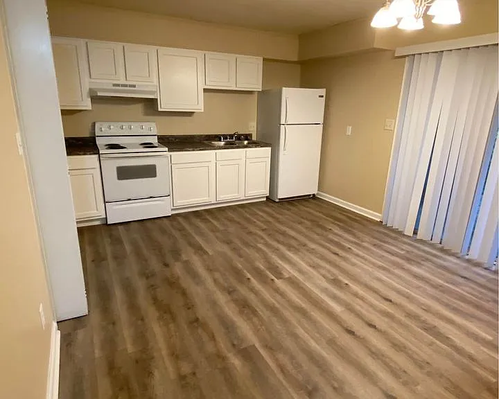Kitchen & Dining Room
