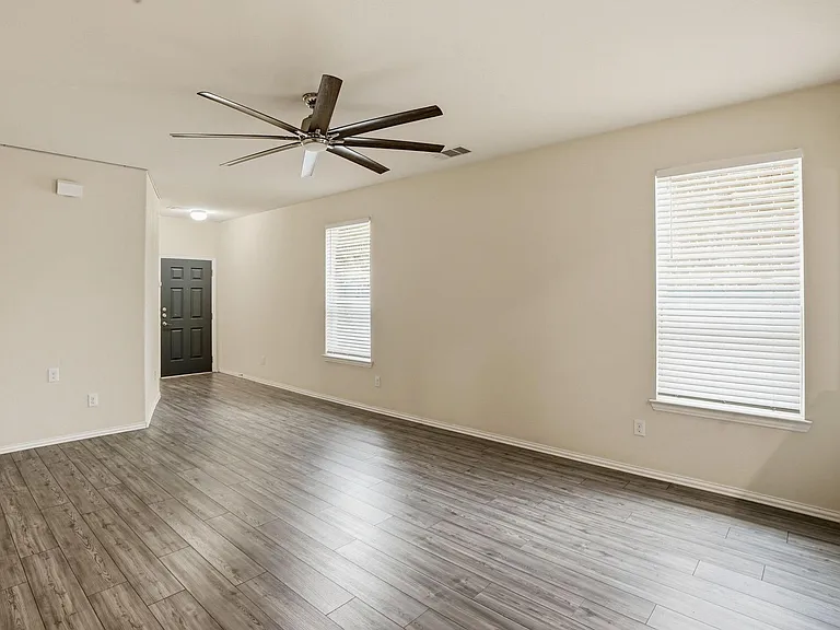 29880 Dovetail Bluff Ln — Photo 5