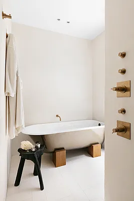 Sold by Compass | media 11